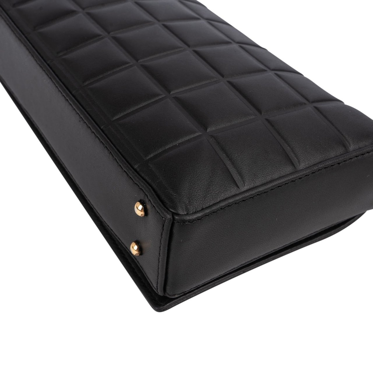 Chanel Quilted Lambskin Chocolate Bar Flap Shoulder Bag Zwart