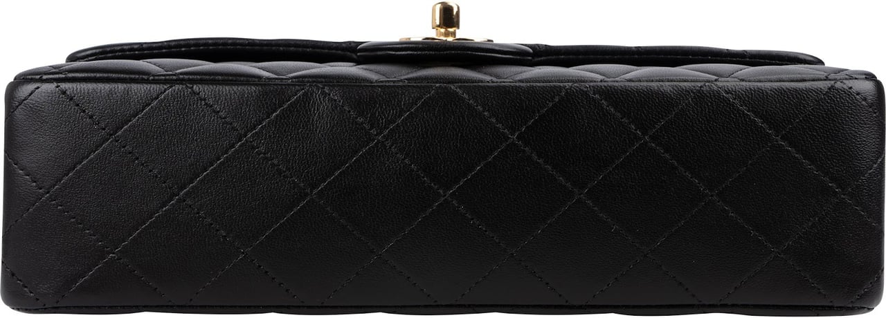 Chanel Quilted Lambskin Medium Double Flap Shoulder Bag Zwart