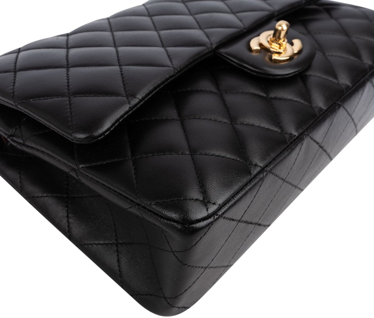 Chanel Quilted Lambskin Medium Double Flap Shoulder Bag Zwart