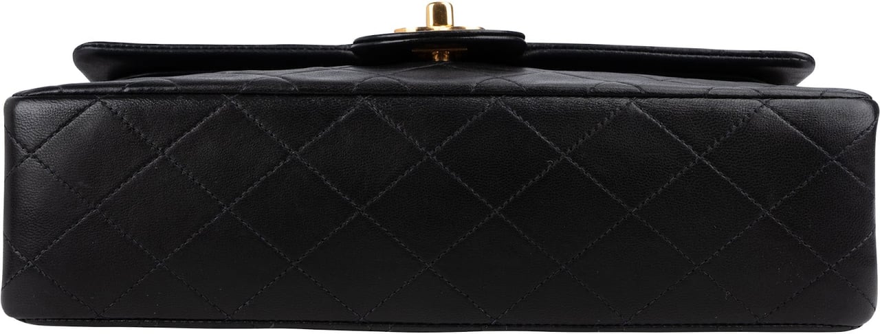Chanel Quilted Lambskin 24K Gold Medium Double Flap Shoulder Bag Zwart
