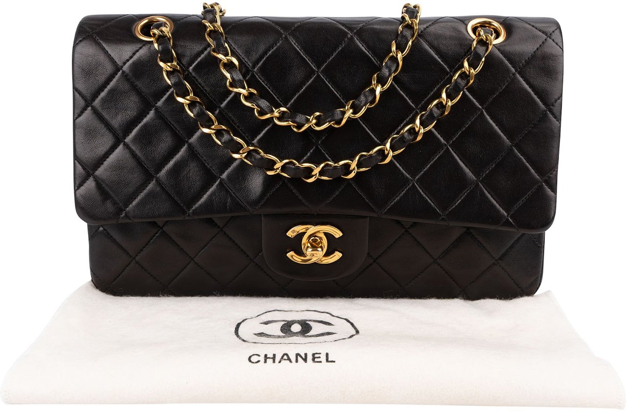 Chanel Quilted Lambskin 24K Gold Medium Double Flap Shoulder Bag Zwart