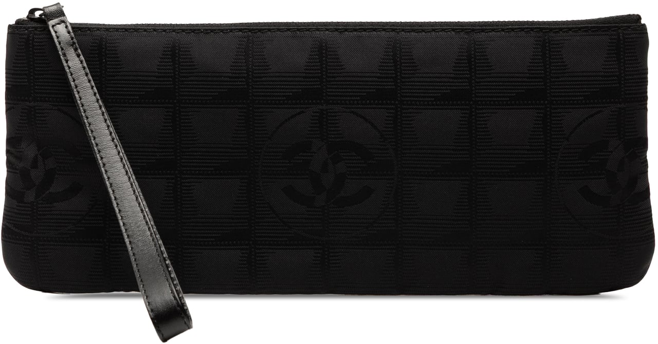 Chanel New Travel Line Nylon Wristlet Clutch Zwart