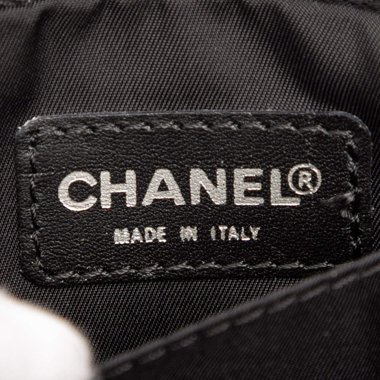 Chanel New Travel Line Nylon Wristlet Clutch Zwart