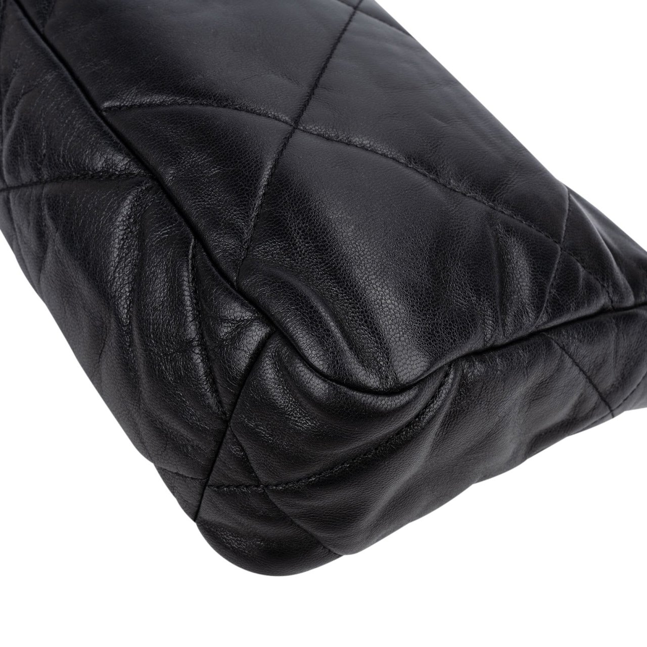 Chanel 19 Quilted Lambskin Single Flap Crossbody Bag Zwart
