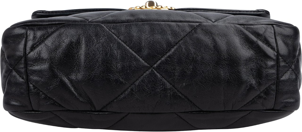 Chanel 19 Quilted Lambskin Single Flap Crossbody Bag Zwart