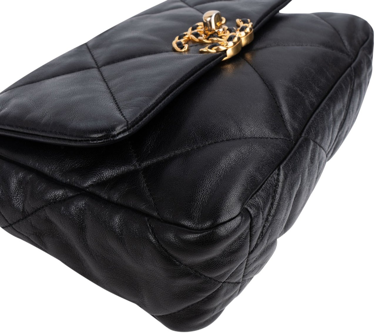 Chanel 19 Quilted Lambskin Single Flap Crossbody Bag Zwart