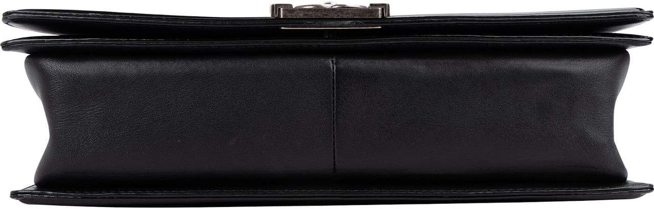 Chanel Quilted Patent Leather Jumbo Boy Single Flap Crossbody Bag Zwart