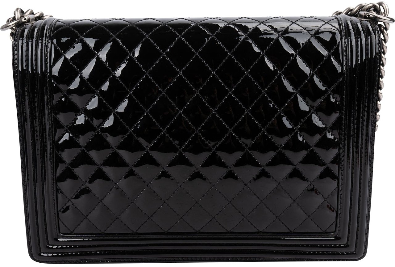 Chanel Quilted Patent Leather Jumbo Boy Single Flap Crossbody Bag Zwart