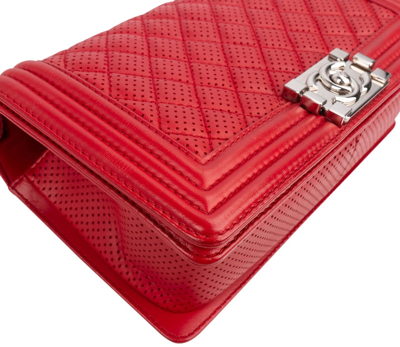 Chanel Perforated Quilted Lambskin Palladium Medium Boy Crossbody Bag Rood