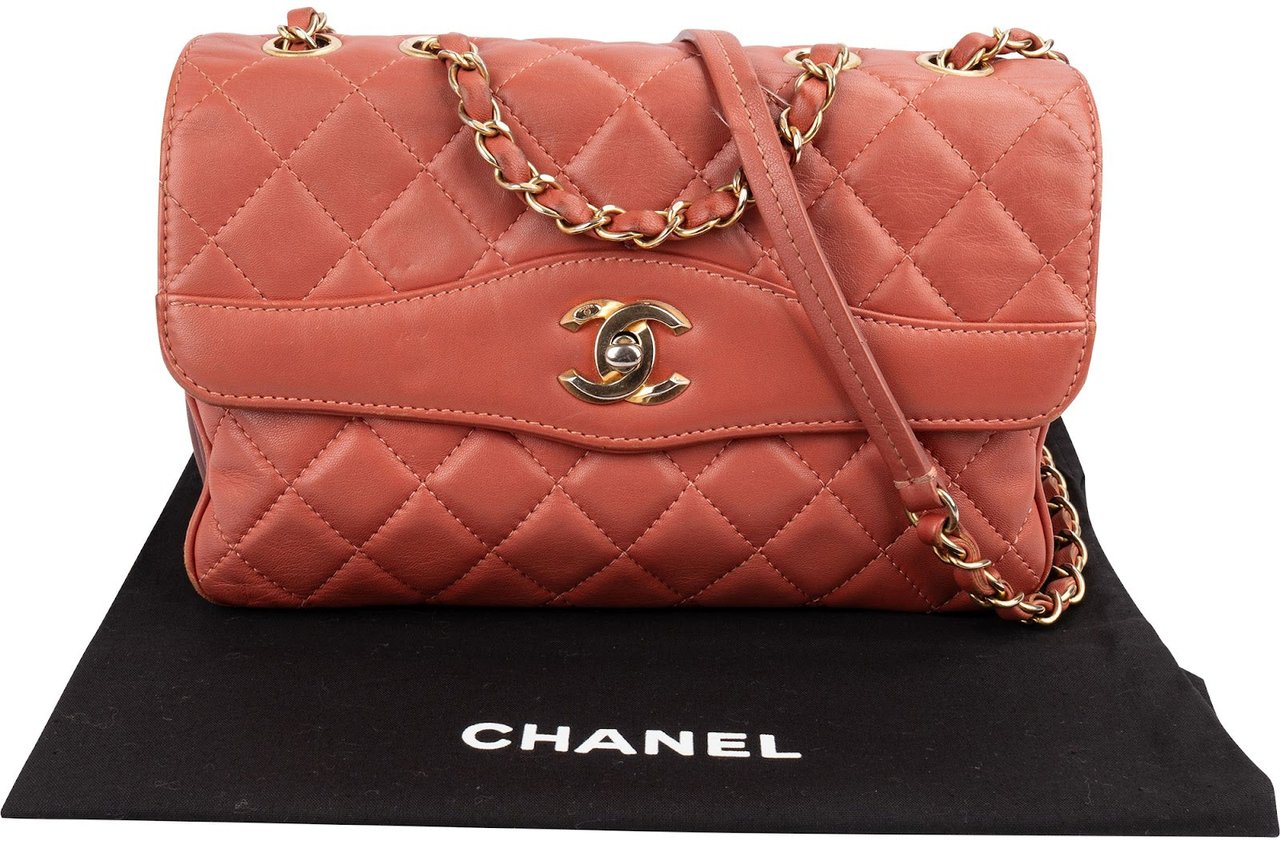Chanel Quilted Lambskin Bicolor Diana Single Flap Crossbody Bag Divers