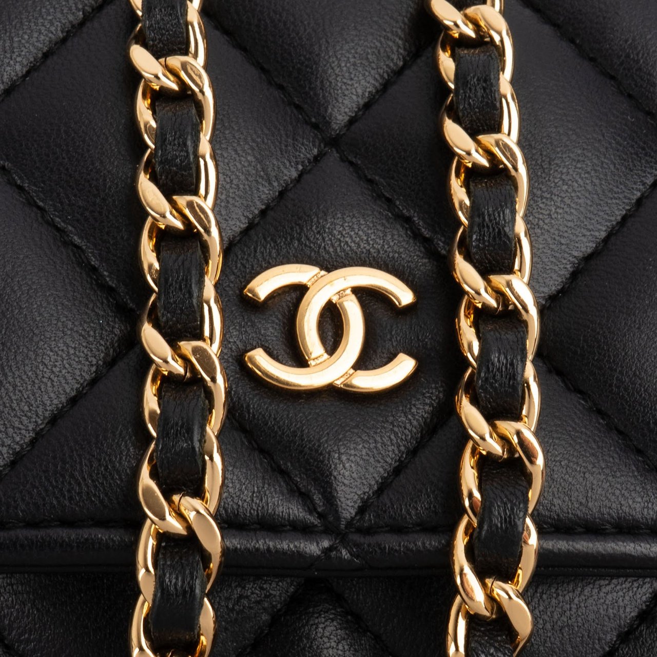 Chanel Quilted Lambskin Wallet On Chain Crossbody Bag Zwart