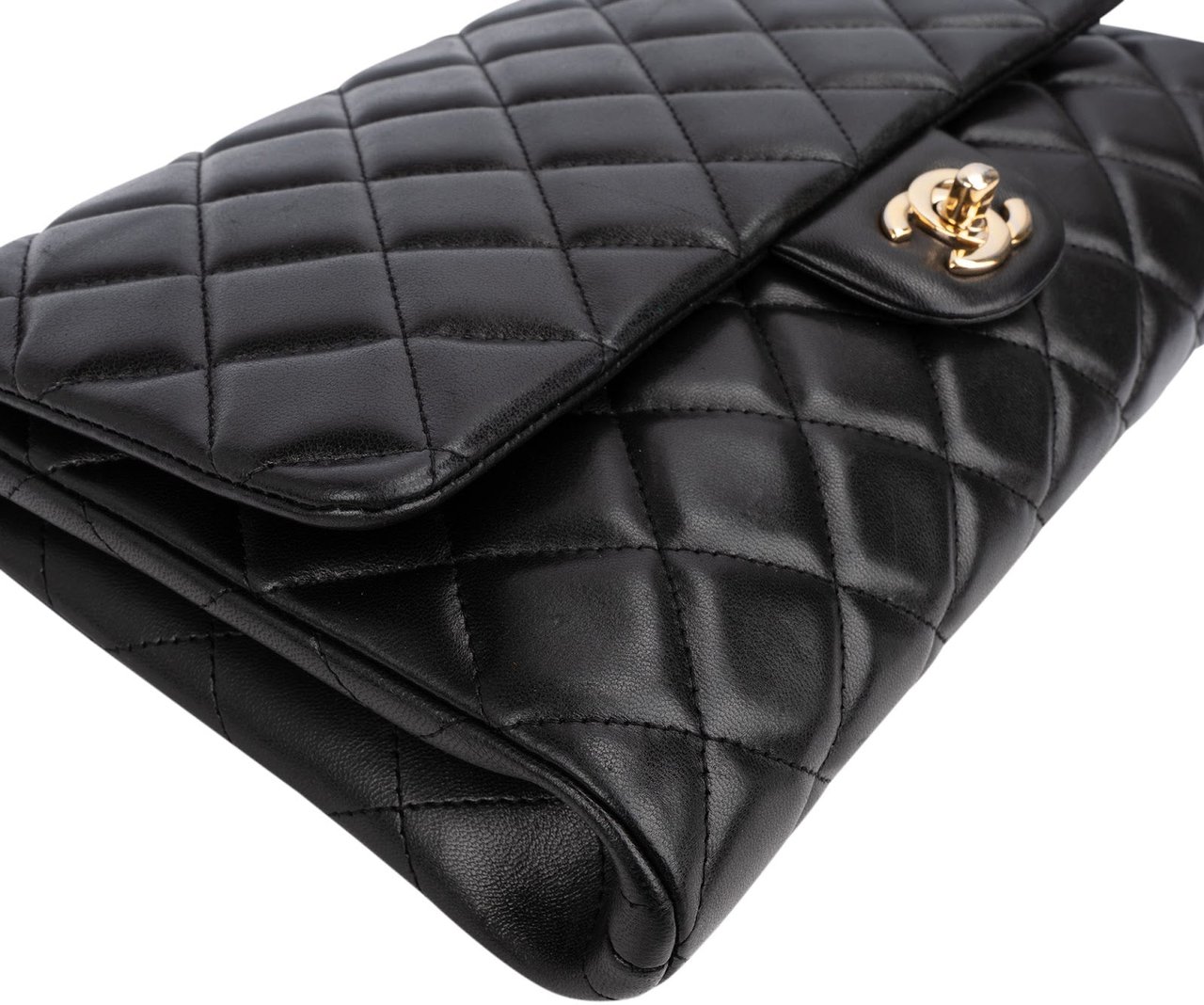 Chanel Quilted Lambskin Medium Single Flap Shoulder Bag Zwart