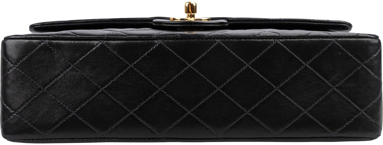 Chanel Quilted Lambskin Medium 24K Gold Double Flap Shoulder Bag Zwart