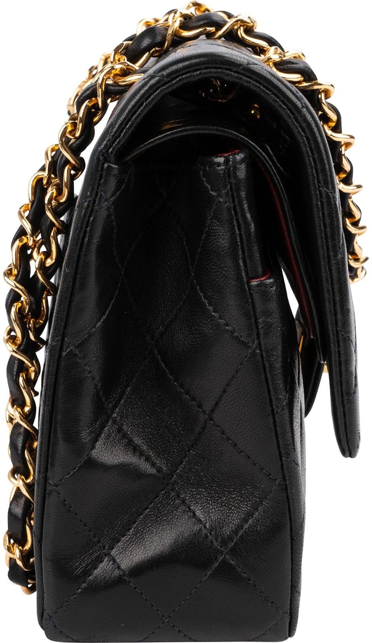 Chanel Quilted Lambskin Medium 24K Gold Double Flap Shoulder Bag Zwart