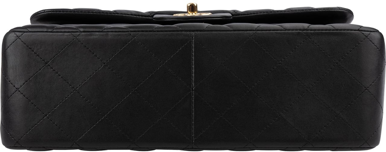 Chanel Quilted Lambskin Jumbo Double Flap Crossbody Bag Zwart