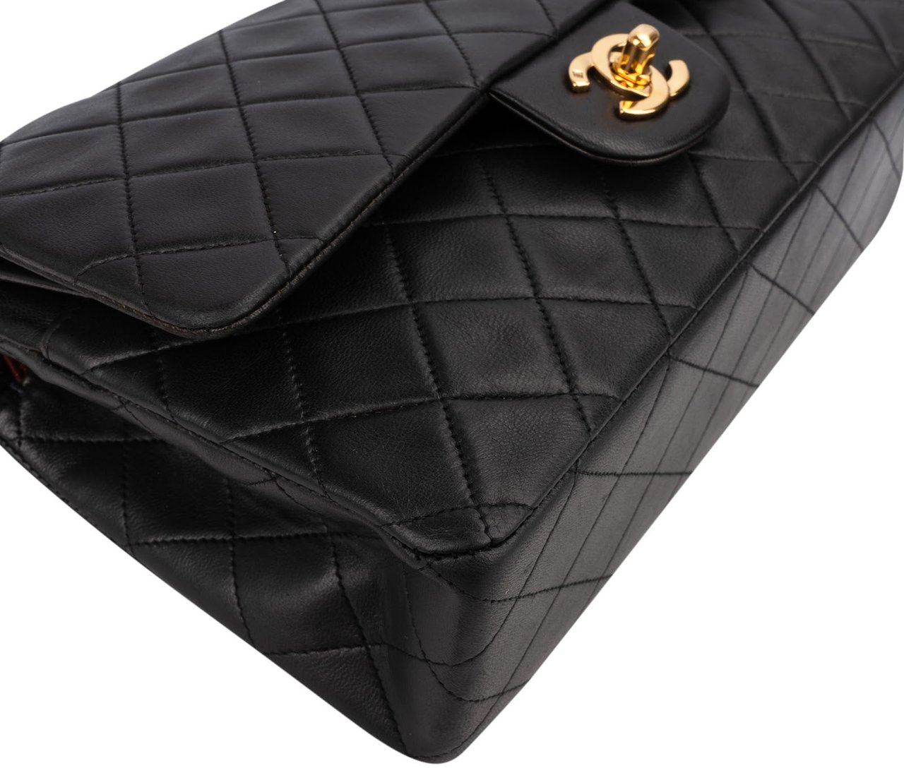 Chanel Quilted Lambskin Medium 24K Gold Double Flap Shoulder Bag Zwart