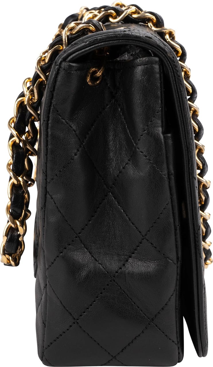 Chanel Quilted Lambskin 24K Gold Single Flap Shoulder Bag Zwart