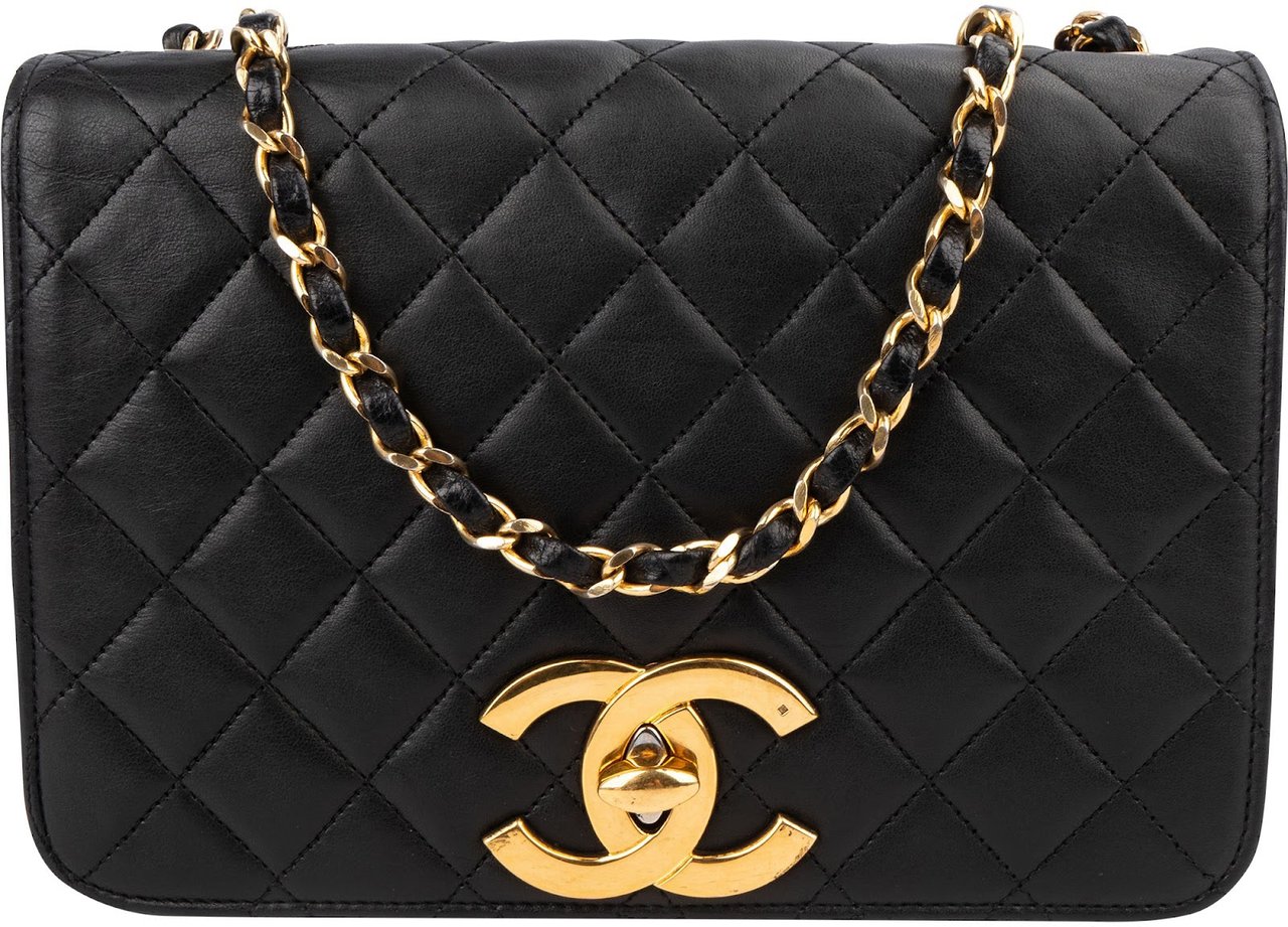 Chanel Quilted Lambskin 24K Gold Single Flap Shoulder Bag Zwart