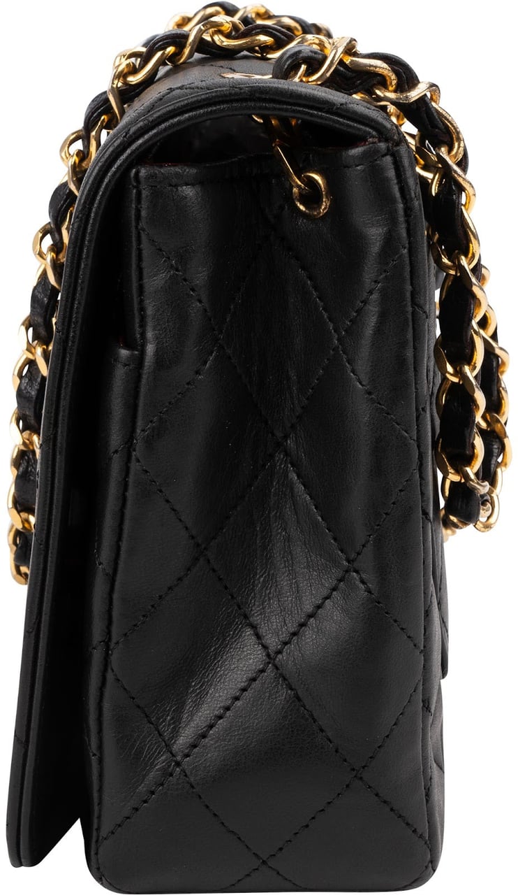 Chanel Quilted Lambskin 24K Gold Single Flap Shoulder Bag Zwart