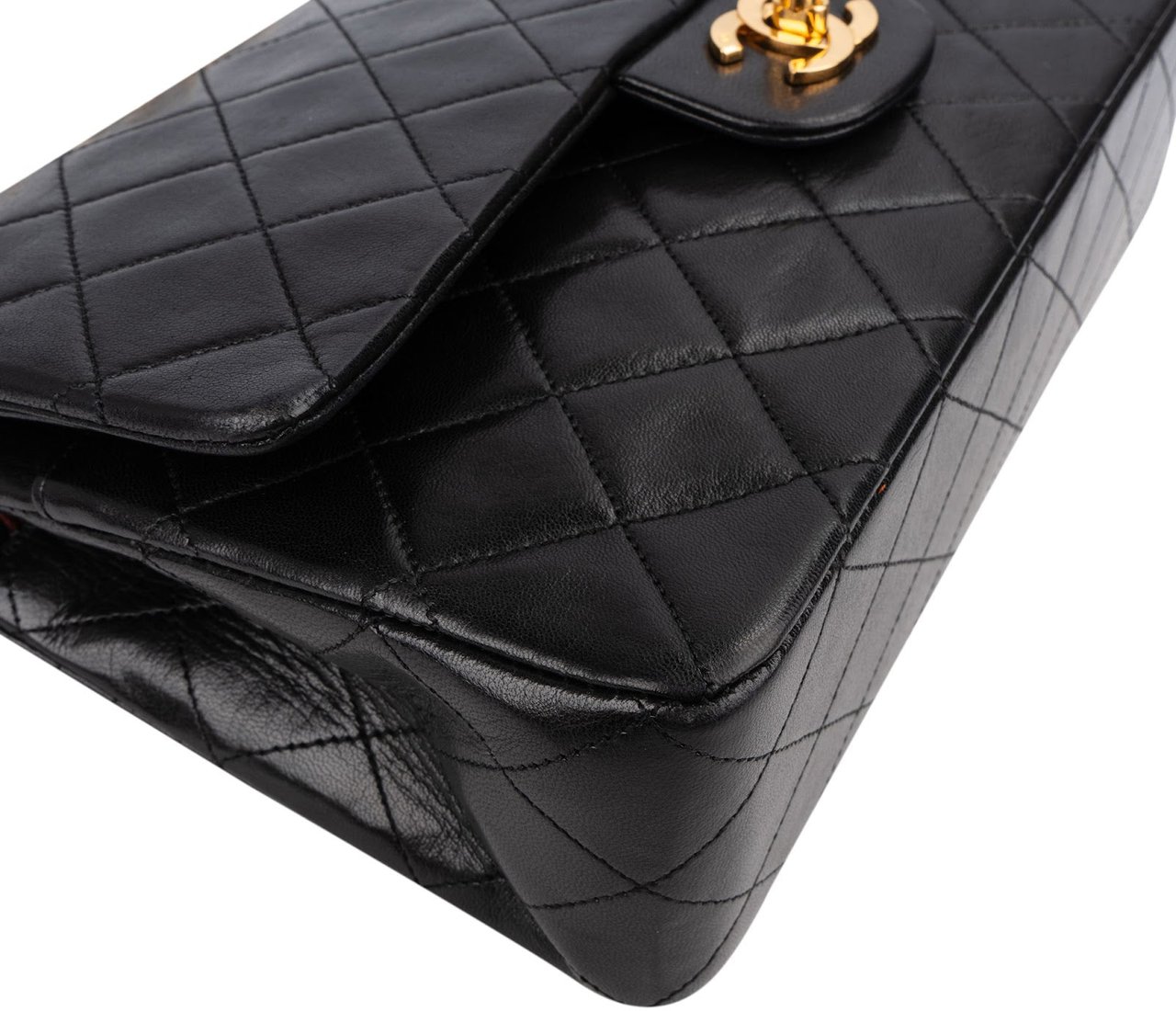 Chanel Quilted Lambskin Medium 24K Gold Double Flap Shoulder Bag Zwart