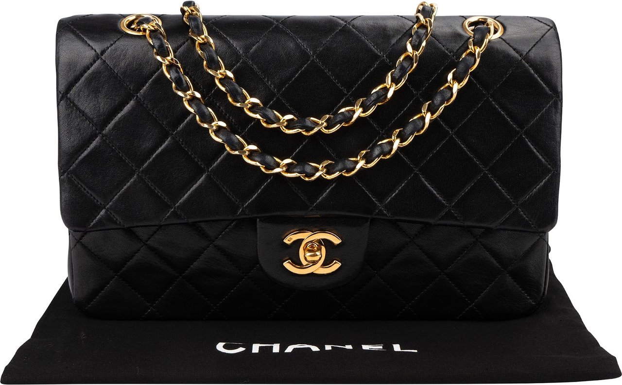 Chanel Quilted Lambskin Medium 24K Gold Double Flap Shoulder Bag Zwart