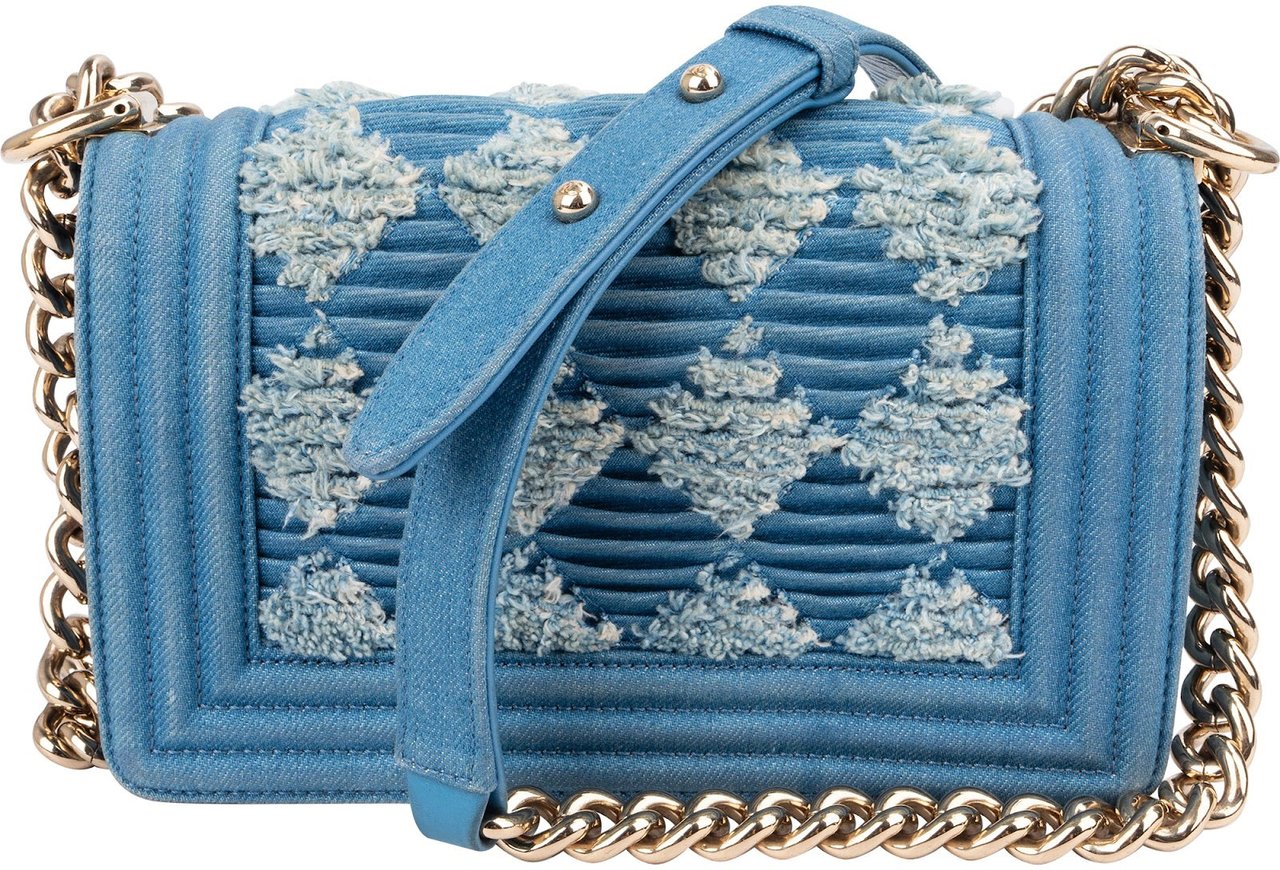 Chanel Denim Frayed Chevron Pleated Small Boy Crossbody Bag Blauw