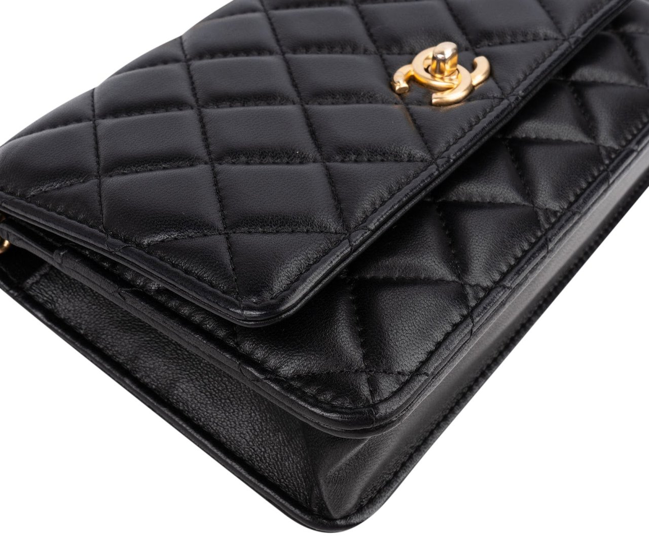 Chanel Quilted Lambskin Pearl Crush Wallet On Chain Crossbody Bag Zwart