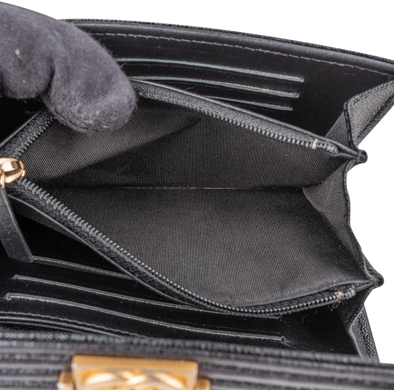 Chanel Caviar Leather Small Boy Wallet Zwart