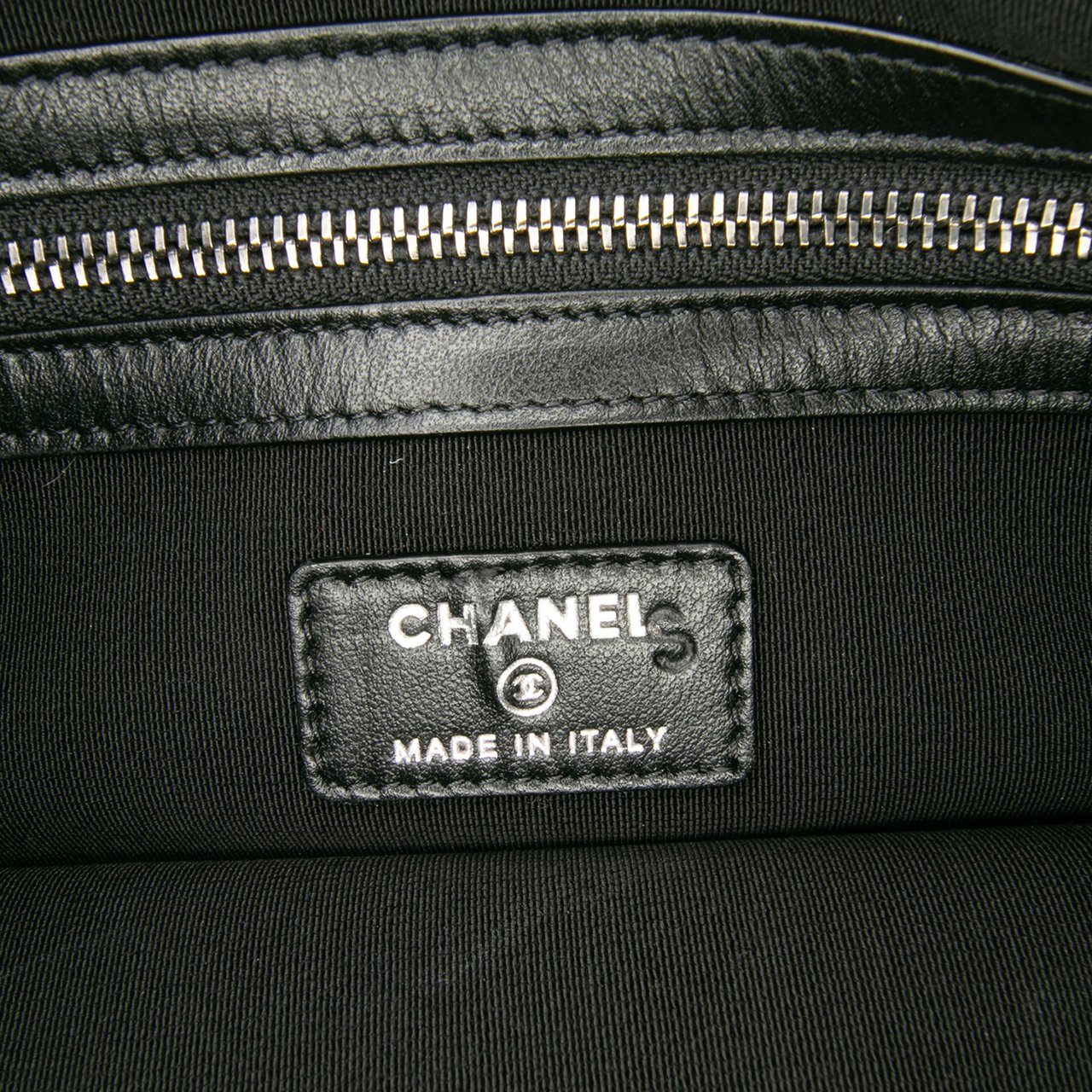 Chanel Paris-Hamburg Wool Embroidered Gabrielle Clutch Blauw