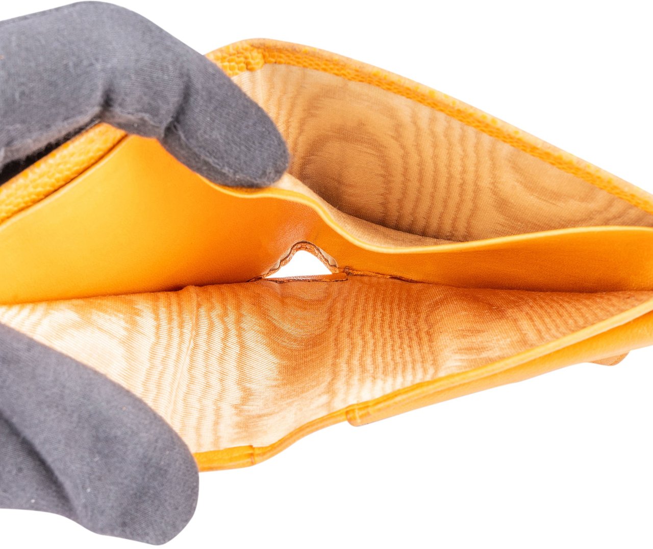 Chanel Chanel Caviar Leather CC Wallet Geel