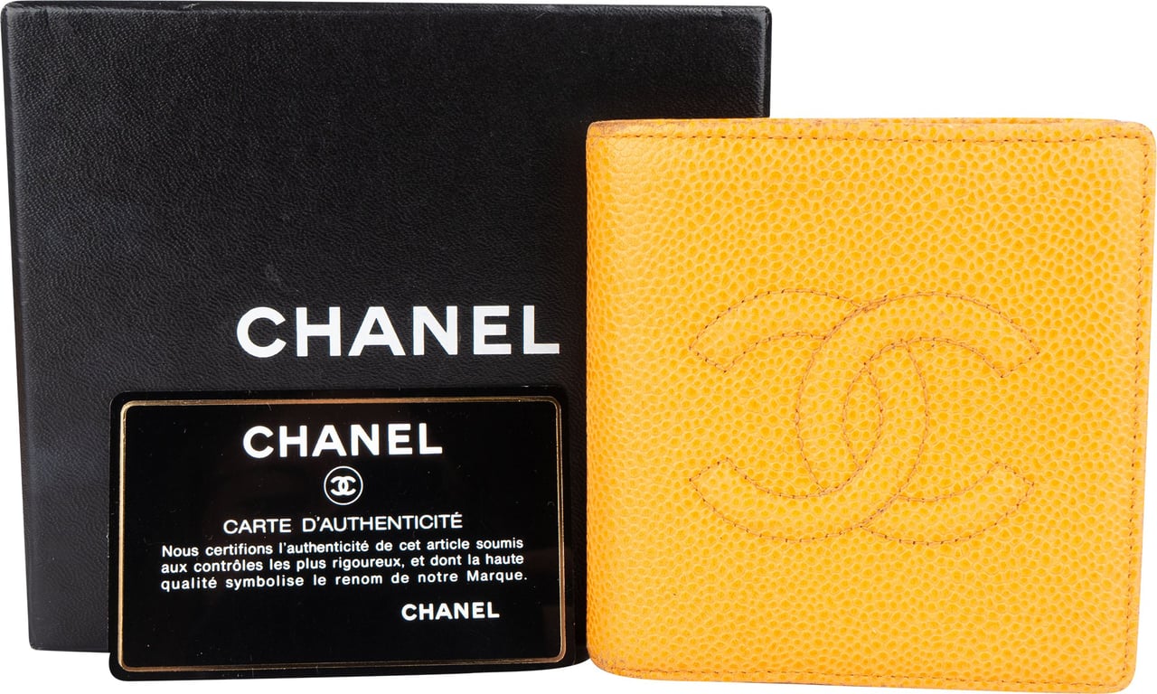 Chanel Chanel Caviar Leather CC Wallet Geel