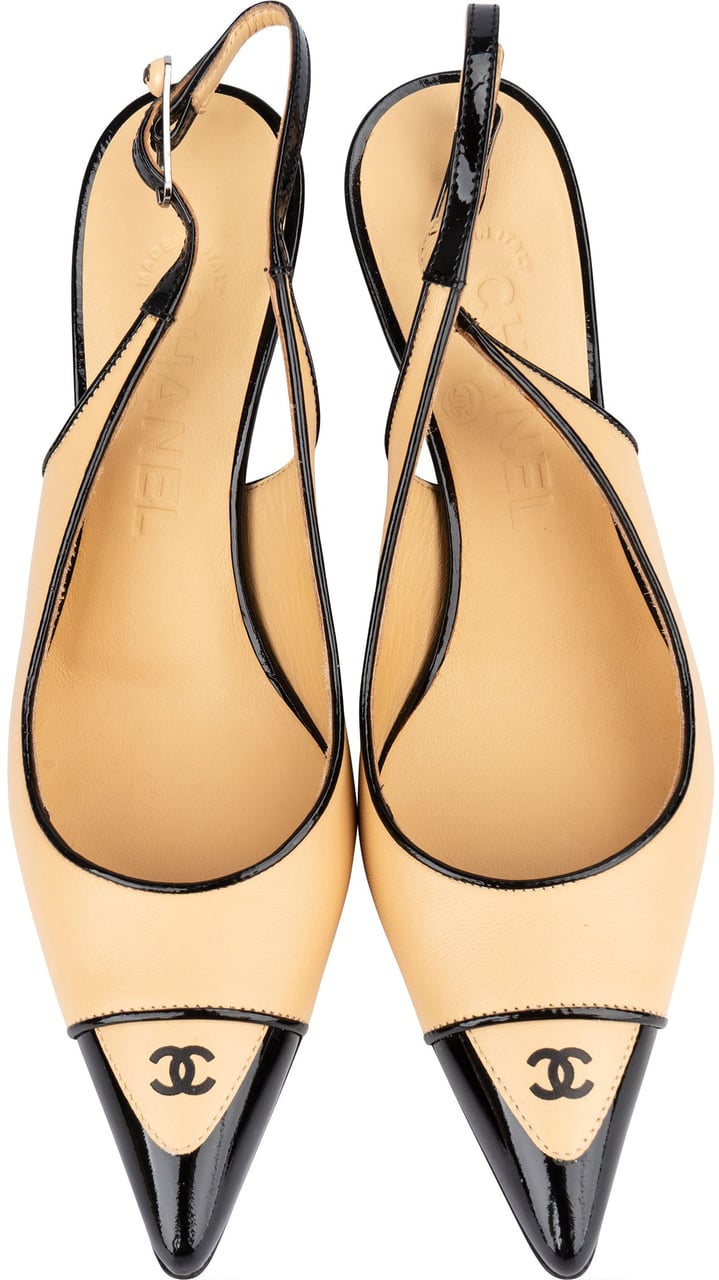 Chanel Chanel Bicolor CC Leather Pumps (35) Divers