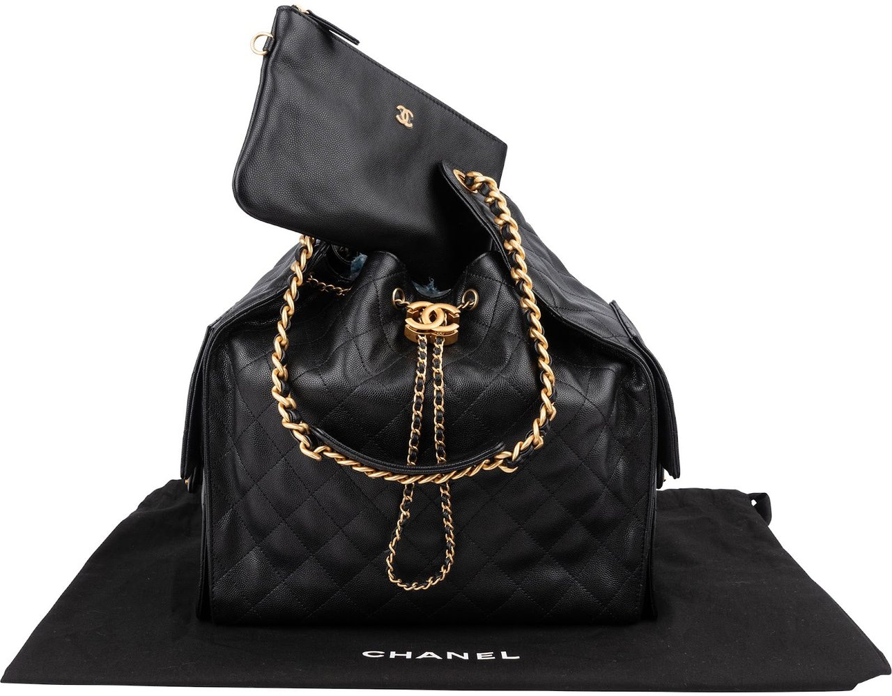 Chanel 25 Caviar Leather CC Drawstring Shoulder Bag Zwart