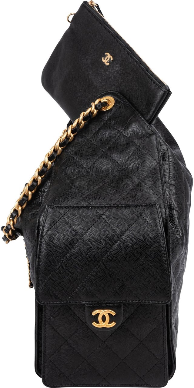 Chanel 25 Caviar Leather CC Drawstring Shoulder Bag Zwart