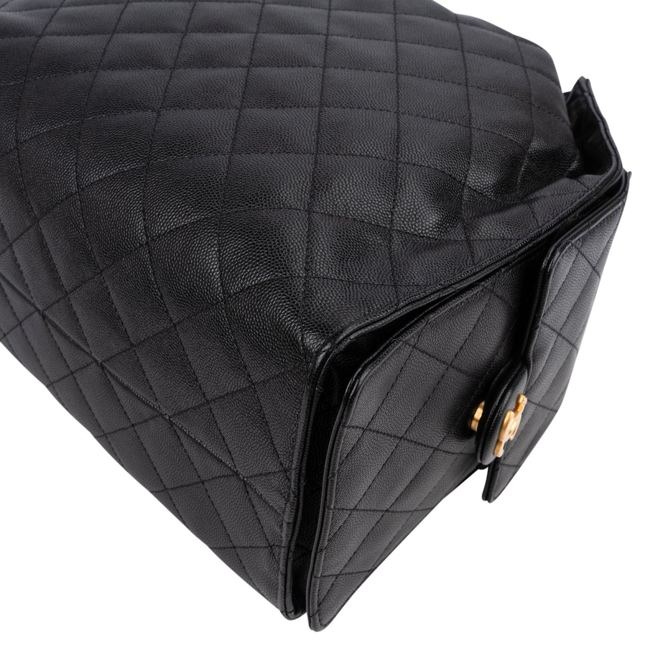 Chanel 25 Caviar Leather CC Drawstring Shoulder Bag Zwart