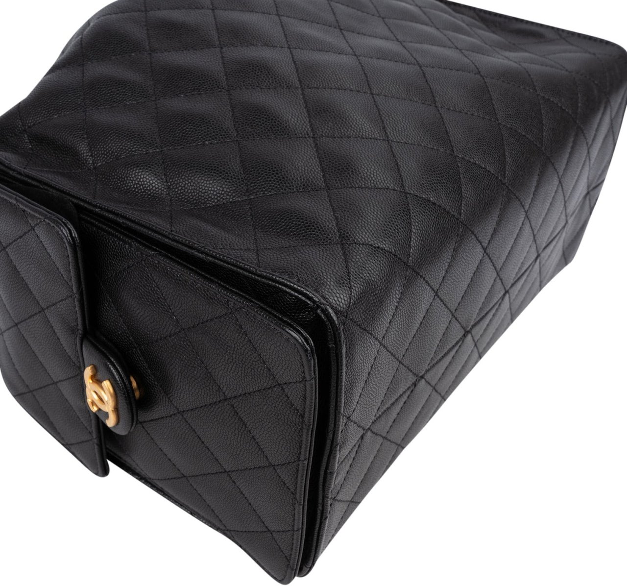 Chanel 25 Caviar Leather CC Drawstring Shoulder Bag Zwart