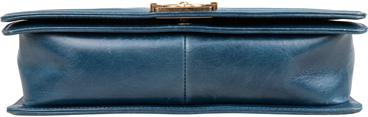Chanel Quilted Calfskin Jumbo Boy Crossbody Bag Blauw