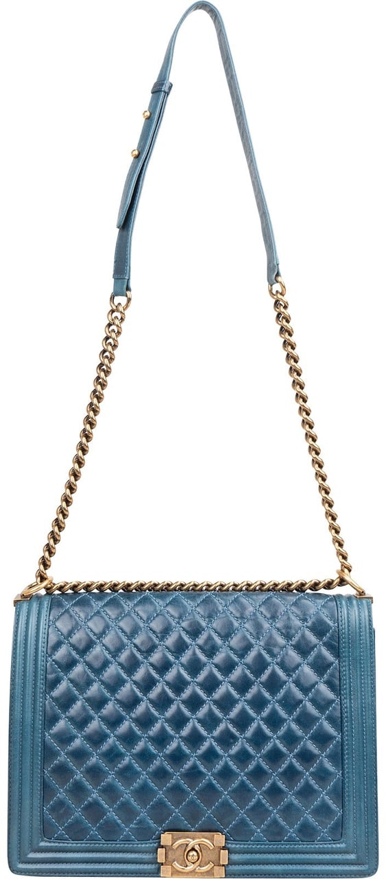 Chanel Quilted Calfskin Jumbo Boy Crossbody Bag Blauw