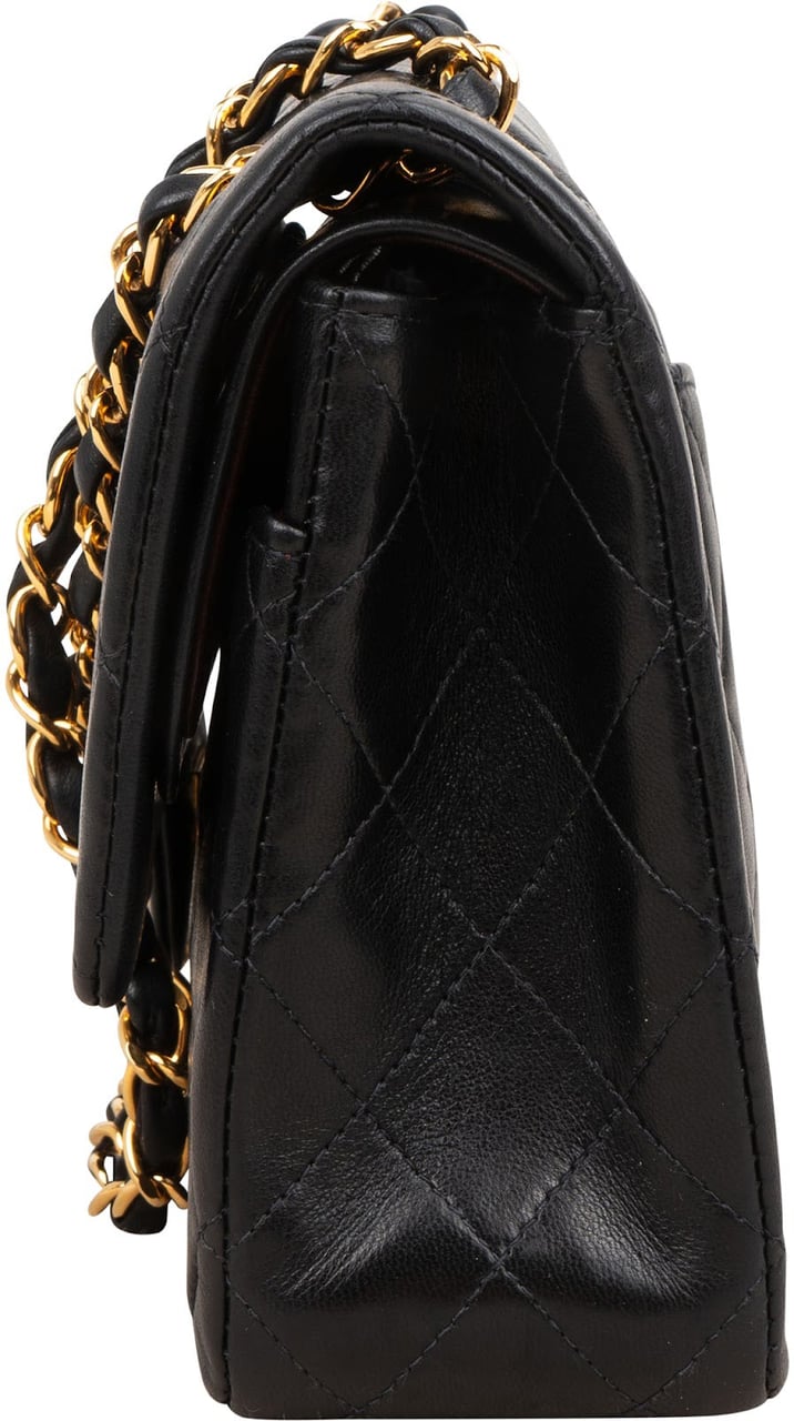 Chanel Quilted Lambskin Medium 24K Gold Double Flap Shoulder Bag Zwart