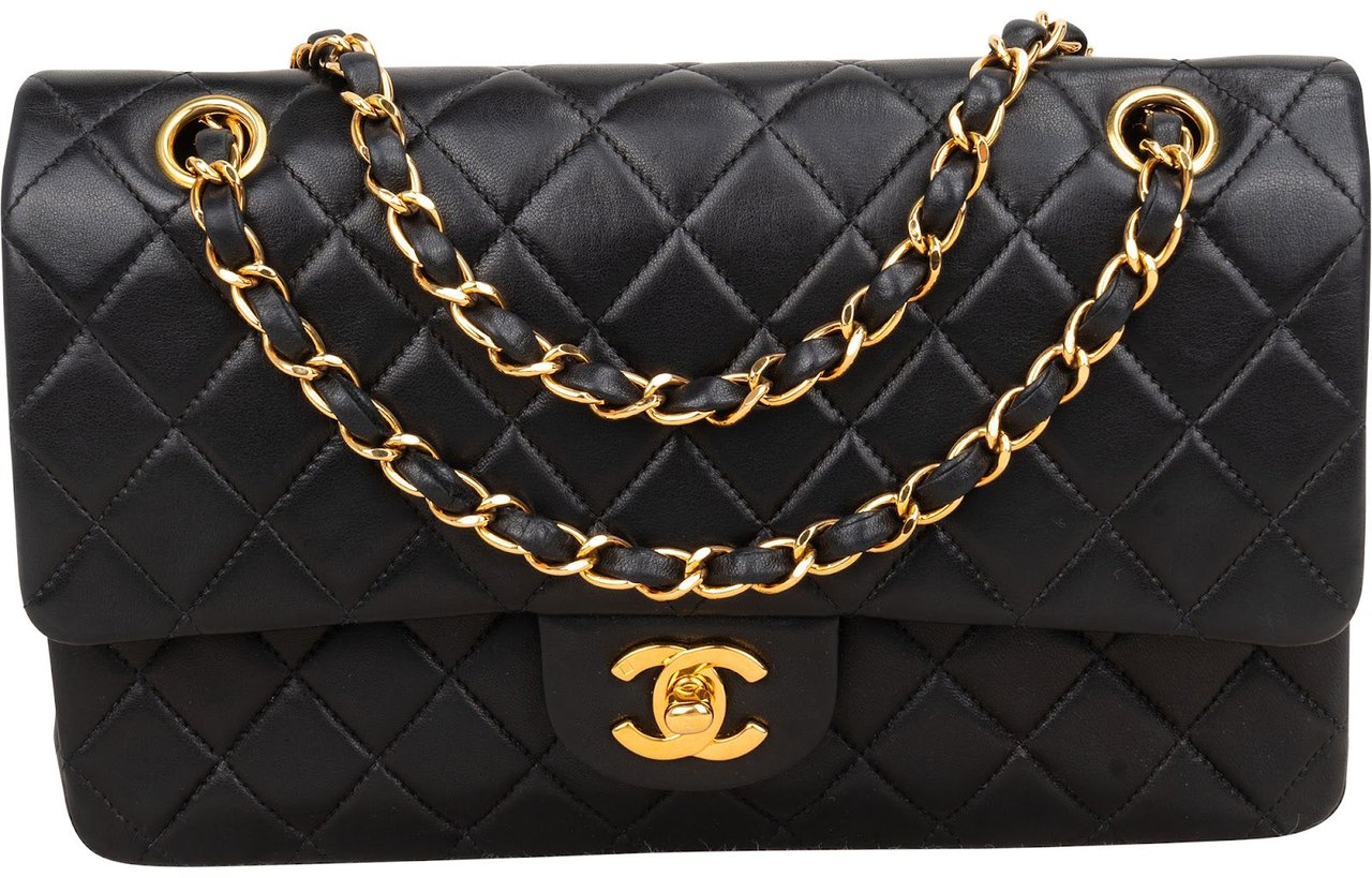 Chanel Quilted Lambskin Medium 24K Gold Double Flap Shoulder Bag Zwart