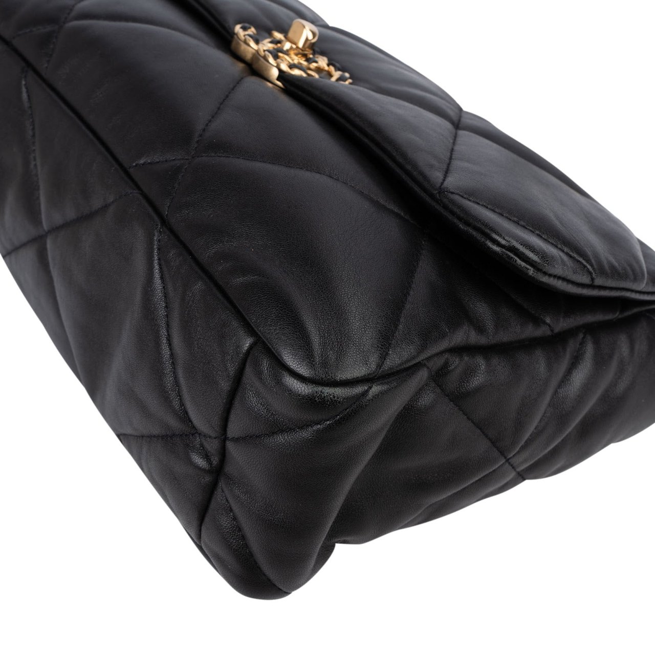 Chanel 19 Quilted Lambskin Leather Jumbo Single Flap Crossbody Bag Zwart