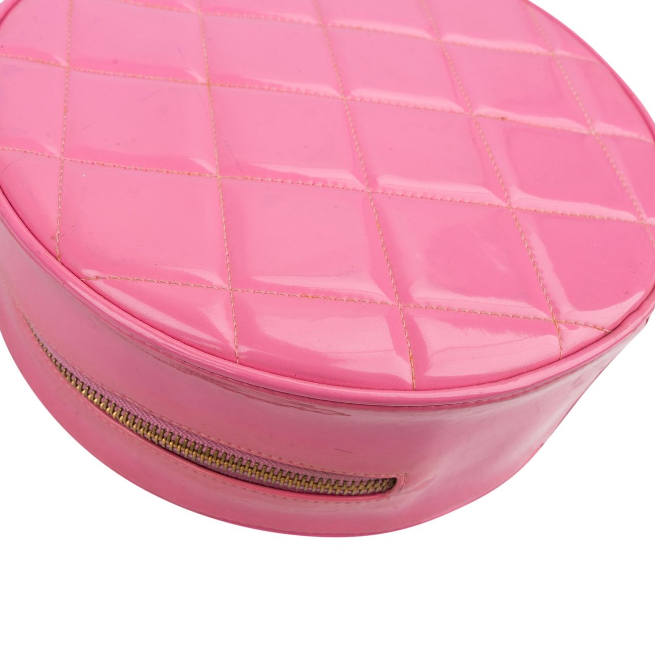 Chanel Iconic Quilted Patent Leather Round Vanity Handbag Rood