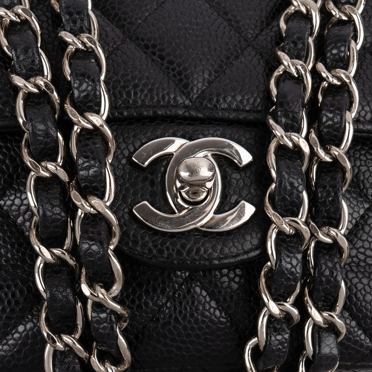 Chanel Quilted Caviar Leather Palladium Medium Double Flap Shoulder Bag Zwart