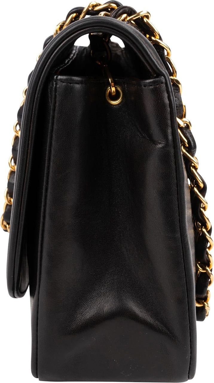 Chanel Quilted Lambskin 24K Gold Medium Diana Single Flap Crossbody Bag Zwart
