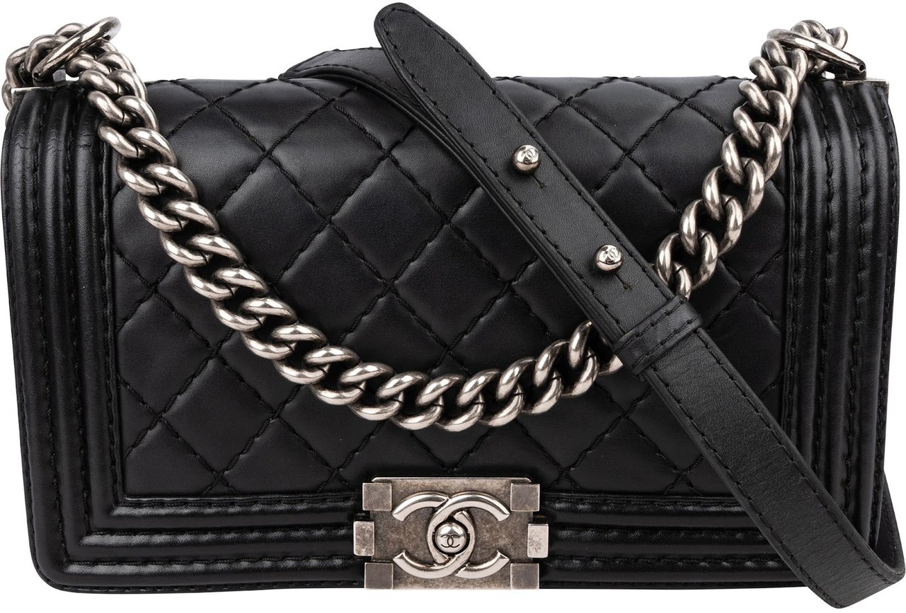 Chanel Quilted Lambskin Medium Boy Single Flap Crossbody Bag Zwart