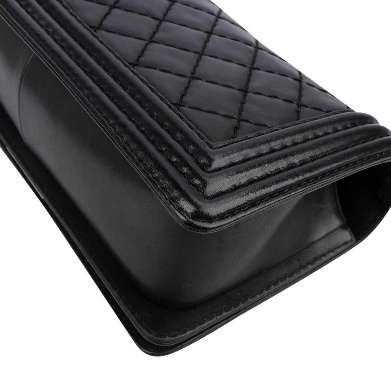 Chanel Quilted Lambskin Medium Boy Single Flap Crossbody Bag Zwart