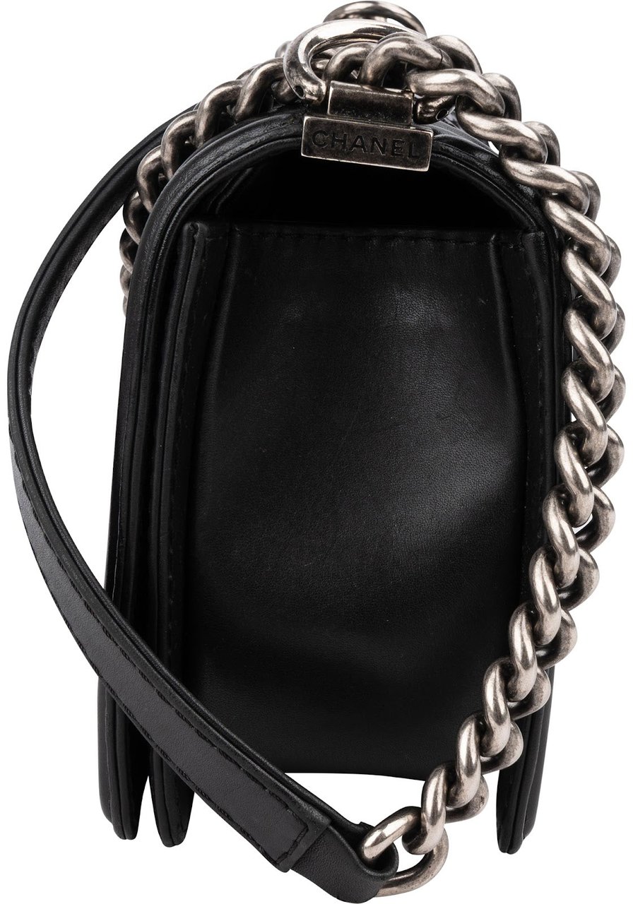 Chanel Quilted Lambskin Medium Boy Single Flap Crossbody Bag Zwart