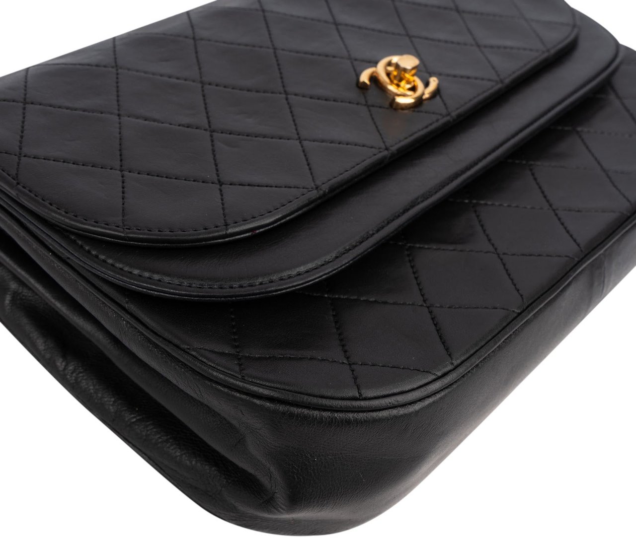 Chanel Quilted Lambskin 24K Gold Double Flap Shoulder Bag Zwart