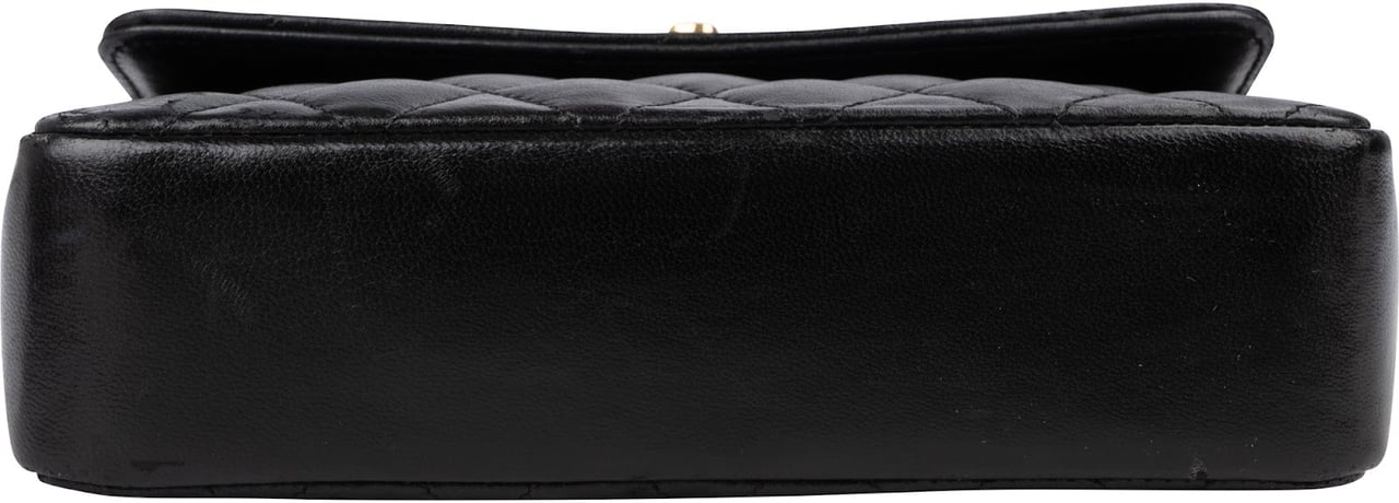 Chanel Quilted Lambskin 24K Gold Mini Single Flap Crossbody Bag Zwart