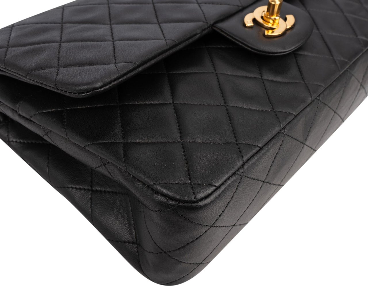 Chanel Quilted Lambskin 24K Gold Medium Double Flap Shoulder Bag Zwart